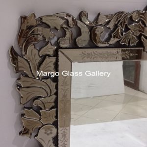 MG 080091 Brown Venetian Mirror MG 002054 Uk 150 cm x 120 cm Brown – Artisan venetian mirror hand-etched glass with ornate frame handcrafted in Indonesia
