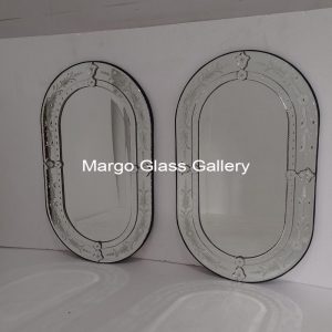 MG 080093 Venetian oval kapsul Uk 92 cm x 55 cm – Artisan venetian oval mirror hand-etched glass with decorative frame handcrafted in Indonesia