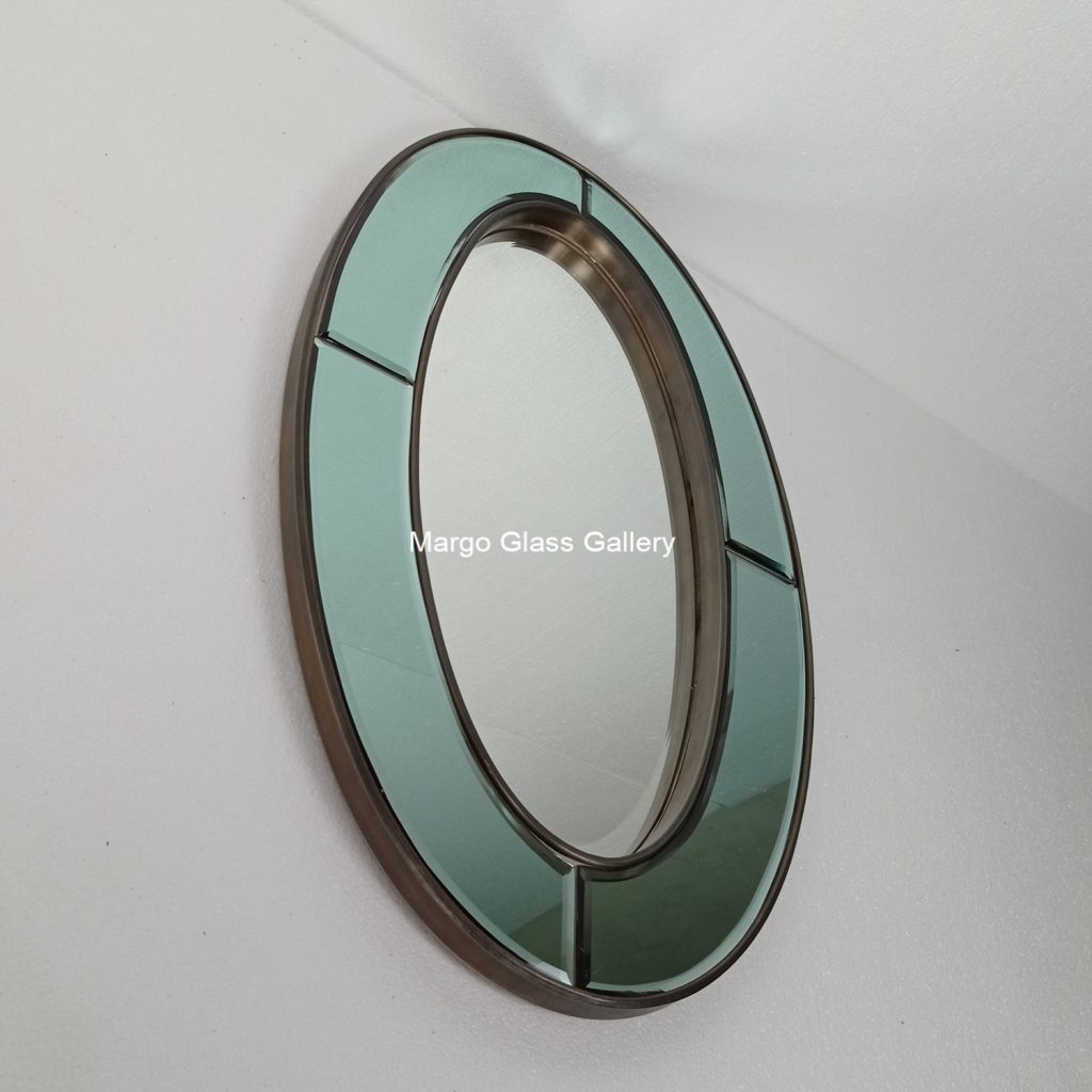 MG 004700 oval green BRASS ANTIQUE uk 81 x 47 cm – Luxury antique mirror antique glass with gold frame handcrafted in Indonesia