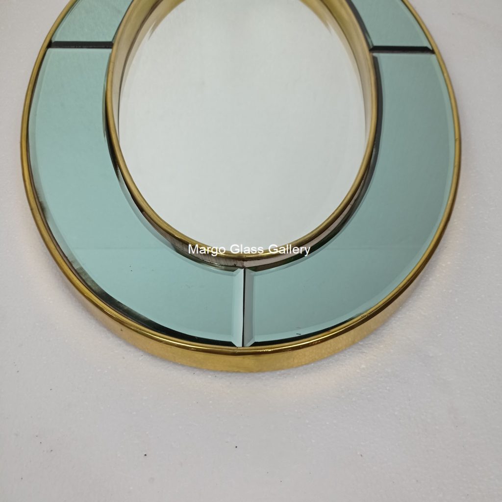 MG 004700 oval green BRASS SHOLID uk 81 x 47 cm – Premium handcrafted mirror premium quality glass with ornate frame handcrafted in Indonesia