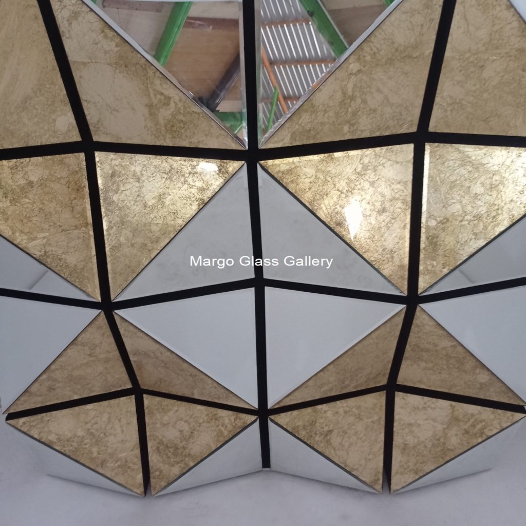 MG 004706 Motif 3D Silver Gold leaf Uk 120x 120 cm – Handcrafted handcrafted mirror premium quality glass with ornate frame handcrafted in Indonesia