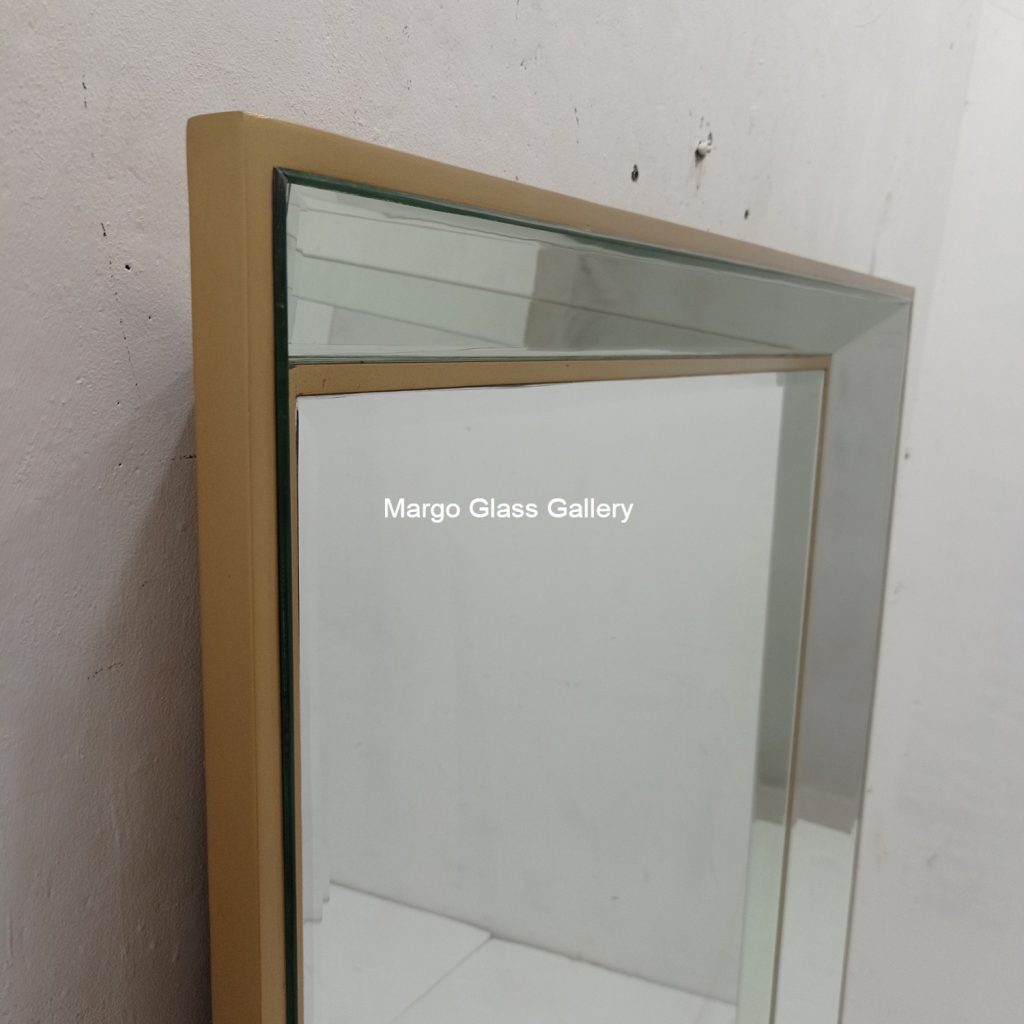 MG 004745 Modern Mirror Baki Uk 110 cm x 150 cm – Luxury decorative mirror mirror premium quality glass with ornate frame handcrafted in Indonesia