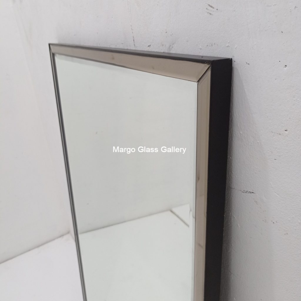 MG 004746 Modern Mirror List Brown 120,7 x 74 cm – Premium decorative mirror mirror premium quality glass with ornate frame handcrafted in Indonesia