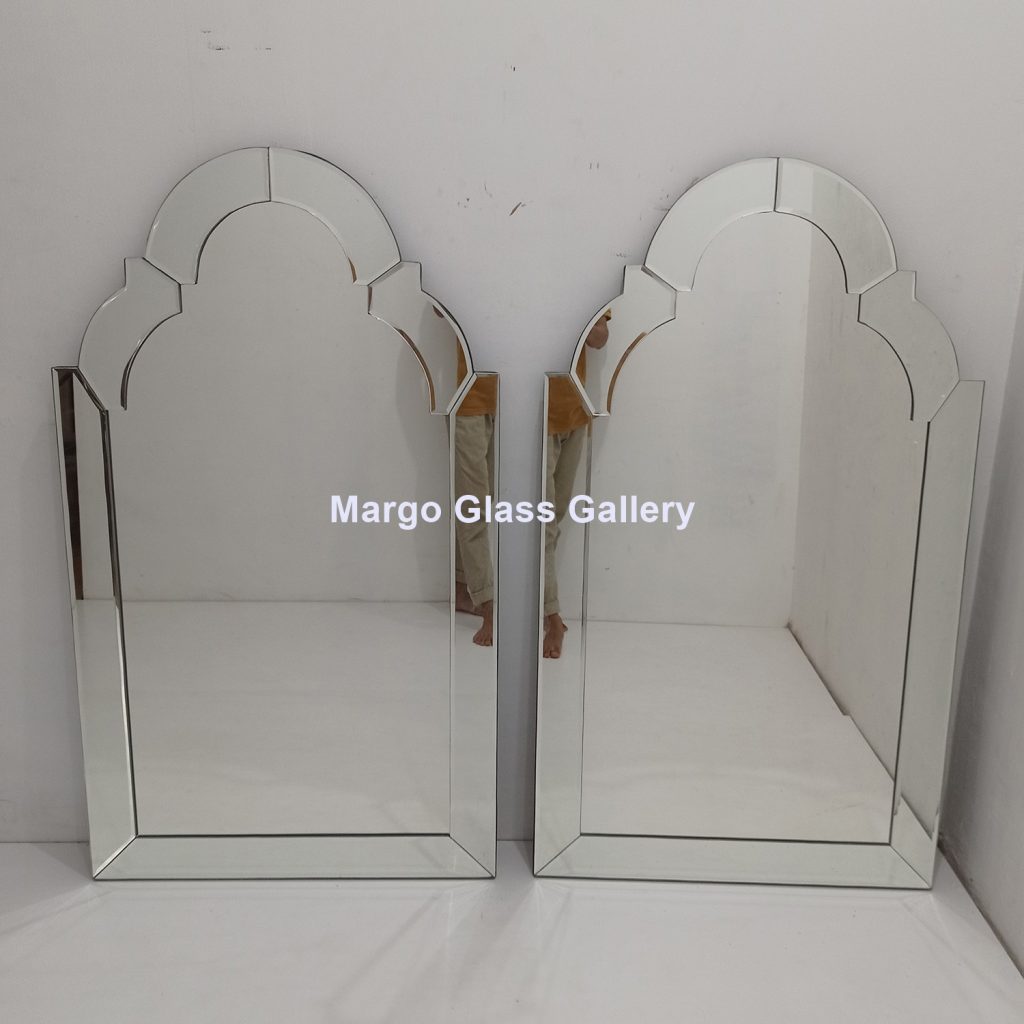 MG 004782 Modern Minimalis overall 122 cmx 77 cm – Luxury handcrafted mirror premium quality glass with ornate frame handcrafted in Indonesia