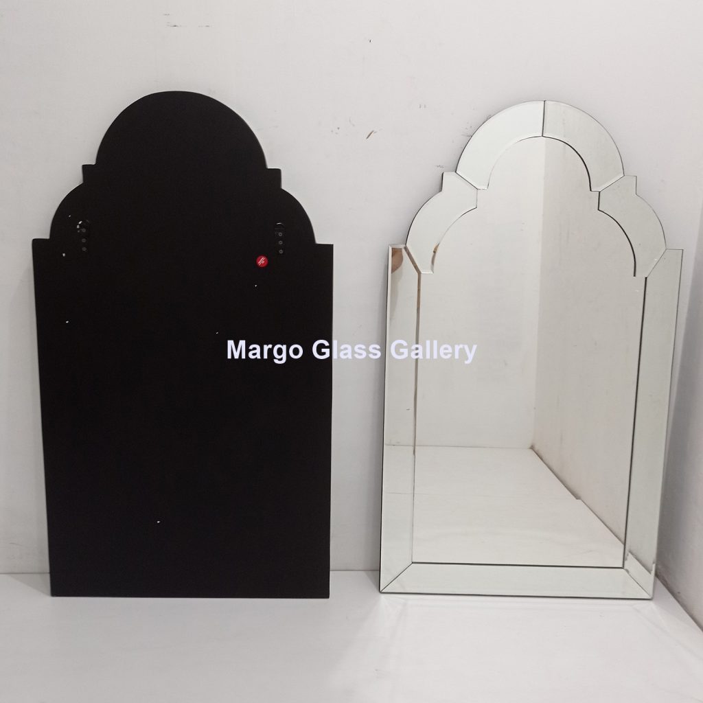 MG 004782 Modern Minimalis overall 122 cmx 77 cm – Premium handcrafted mirror premium quality glass with ornate frame handcrafted in Indonesia