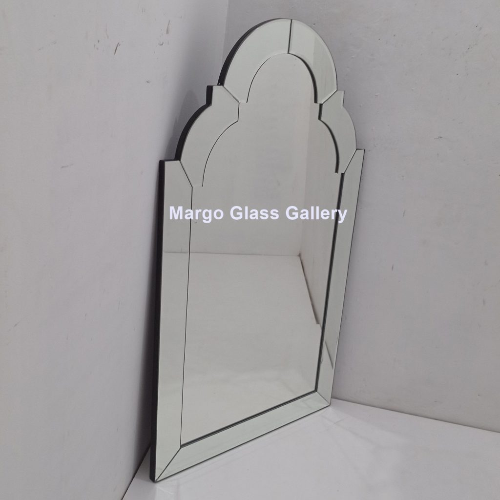 MG 004782 Modern Minimalis overall 122 cmx 77 cm – Elegant handcrafted mirror premium quality glass with ornate frame handcrafted in Indonesia