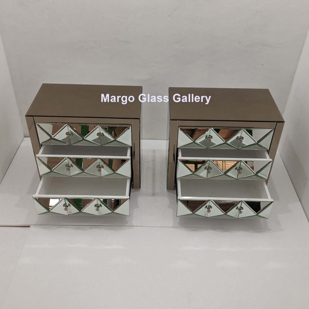 MG 006299 Nakas Brown Silver Uk 75 x45x 65 cm laci Piramid 3D – Premium handcrafted mirror premium quality glass with ornate frame handcrafted in Indonesia