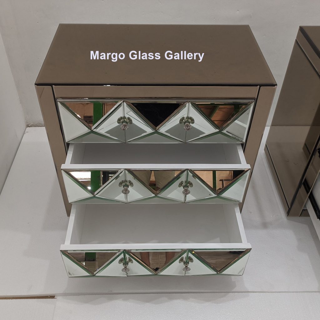 MG 006299 Nakas Brown Silver Uk 75 x45x 65 cm laci Piramid 3D – Elegant handcrafted mirror premium quality glass with ornate frame handcrafted in Indonesia
