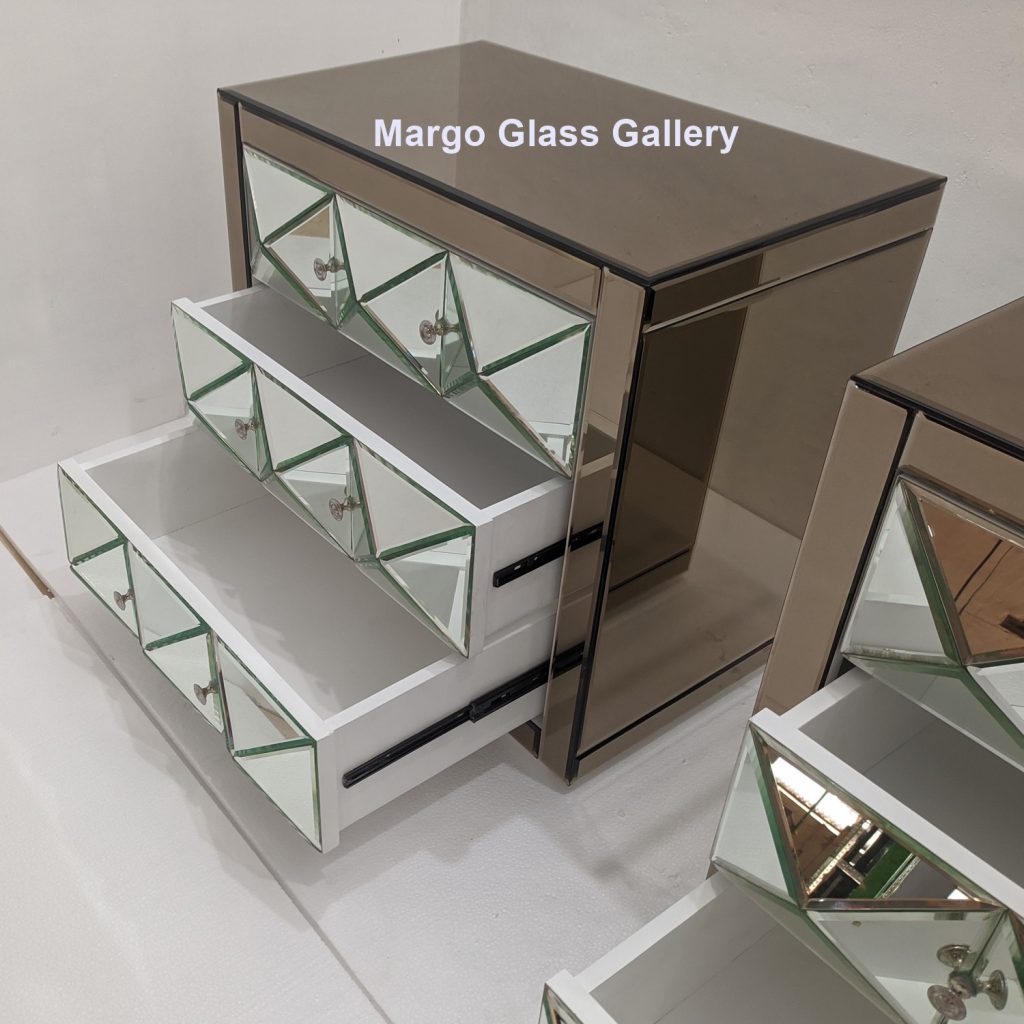 MG 006299 Nakas Brown Silver Uk 75 x45x 65 cm laci Piramid 3D – Classic handcrafted mirror premium quality glass with ornate frame handcrafted in Indonesia