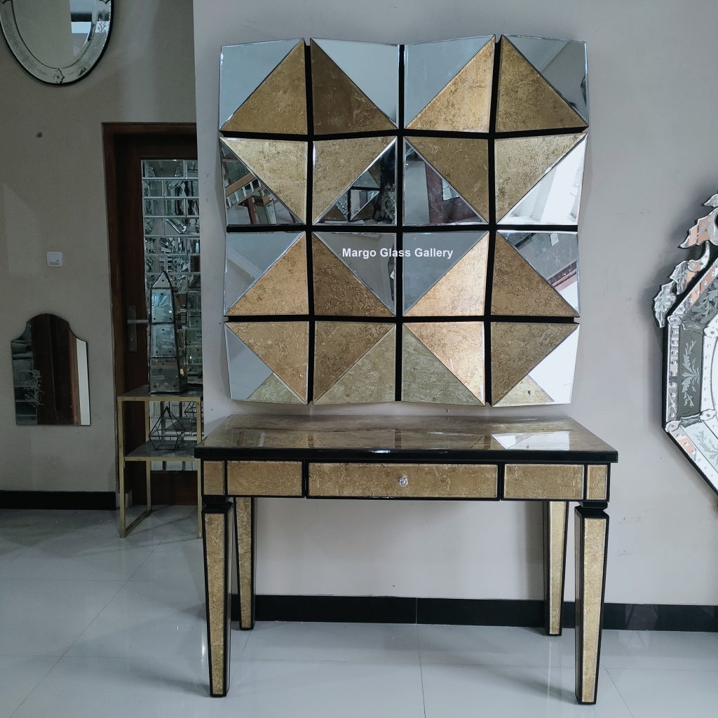 MG 006301 Table and mirror – Luxury decorative mirror mirror premium quality glass with ornate frame handcrafted in Indonesia