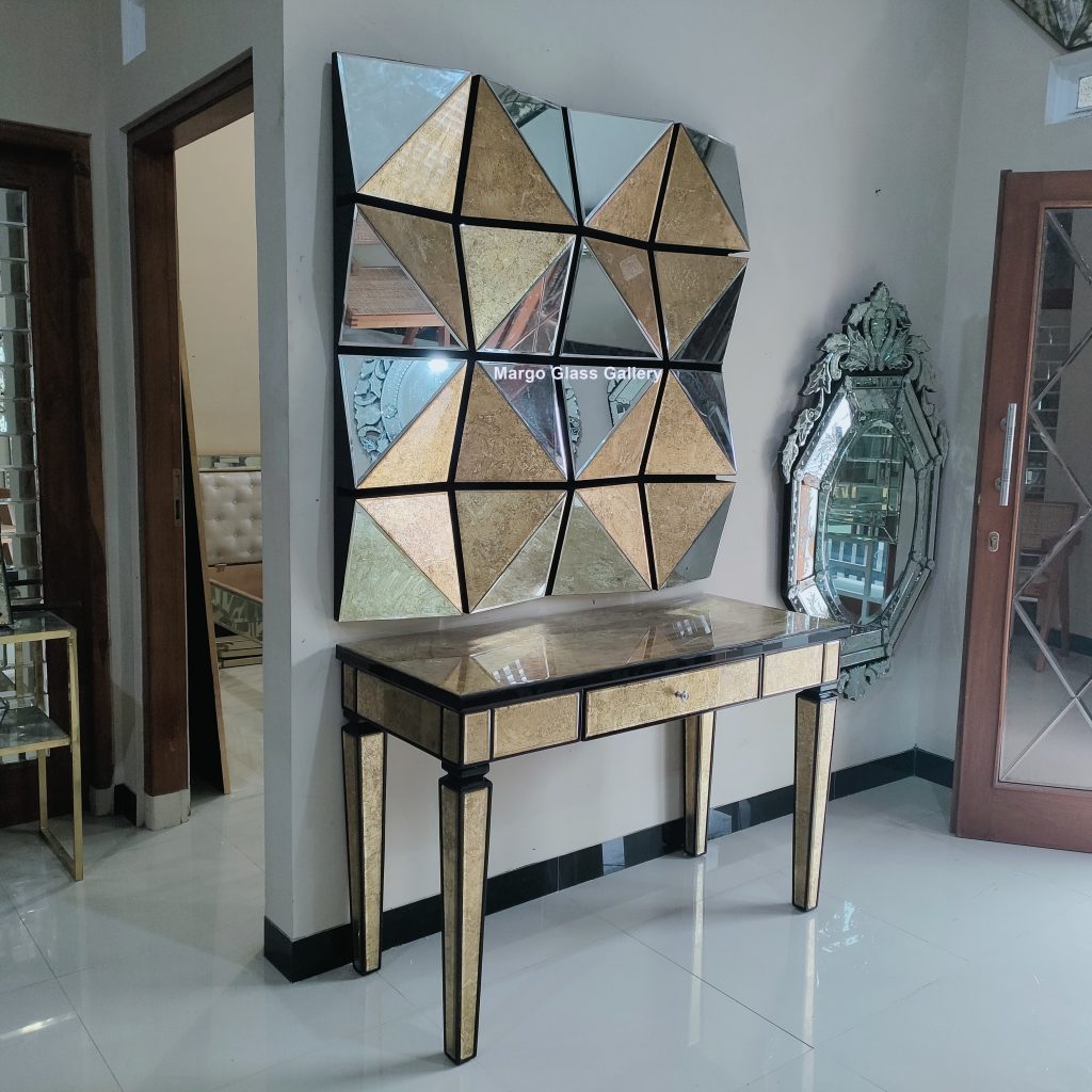 MG 006301 Table and mirror – Premium decorative mirror mirror premium quality glass with ornate frame handcrafted in Indonesia