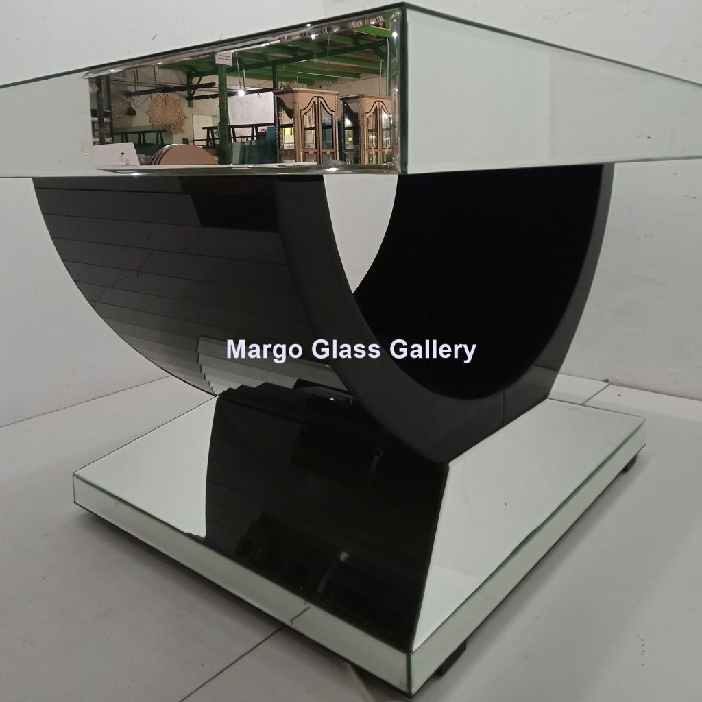 MG 006304 Meeting Table Uk 147 cm x 121 cm – Luxury handcrafted mirror premium quality glass with ornate frame handcrafted in Indonesia