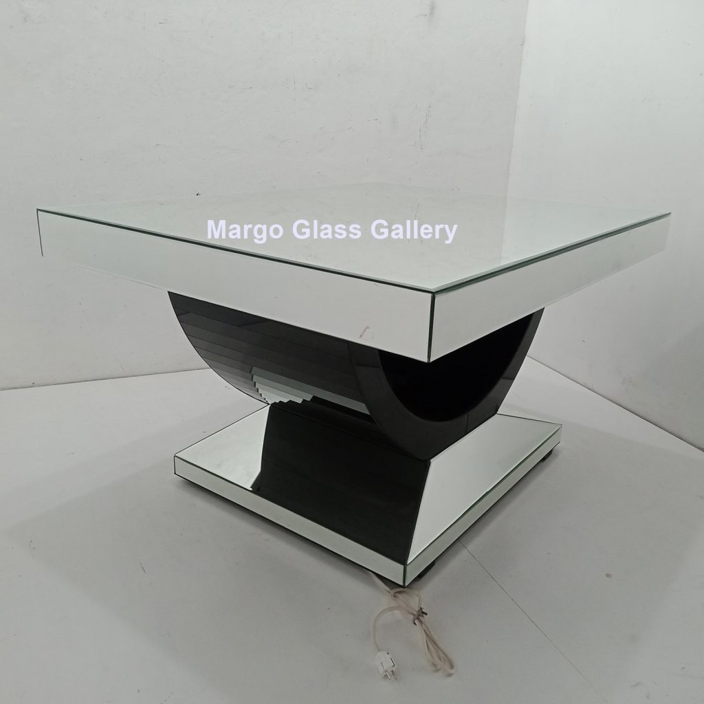 MG 006304 Meeting Table Uk 147 cm x 121 cm x 84 cm – Classic handcrafted mirror premium quality glass with ornate frame handcrafted in Indonesia