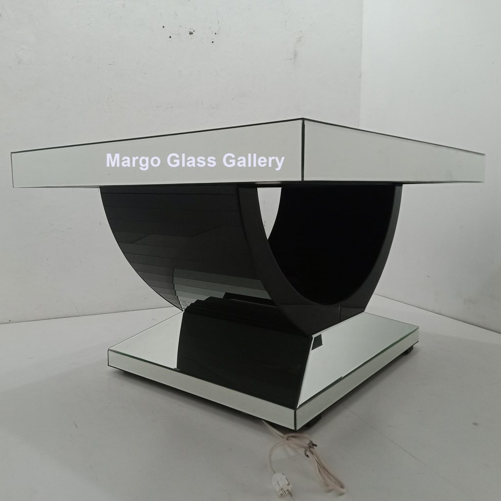 MG 006304 Meeting Table Uk 147 cm x 121 cm x 84 cm – Artisan handcrafted mirror premium quality glass with ornate frame handcrafted in Indonesia