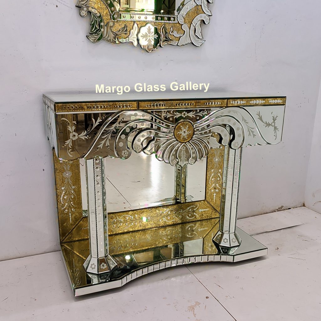 MG 006335 Venetian Mirror GoldUk 130 x 77 cm Gold Table Mirror Uk 100 cm x 50 cm x 80 cm – Luxury venetian mirror hand-etched glass with ornate frame handcrafted in Indonesia