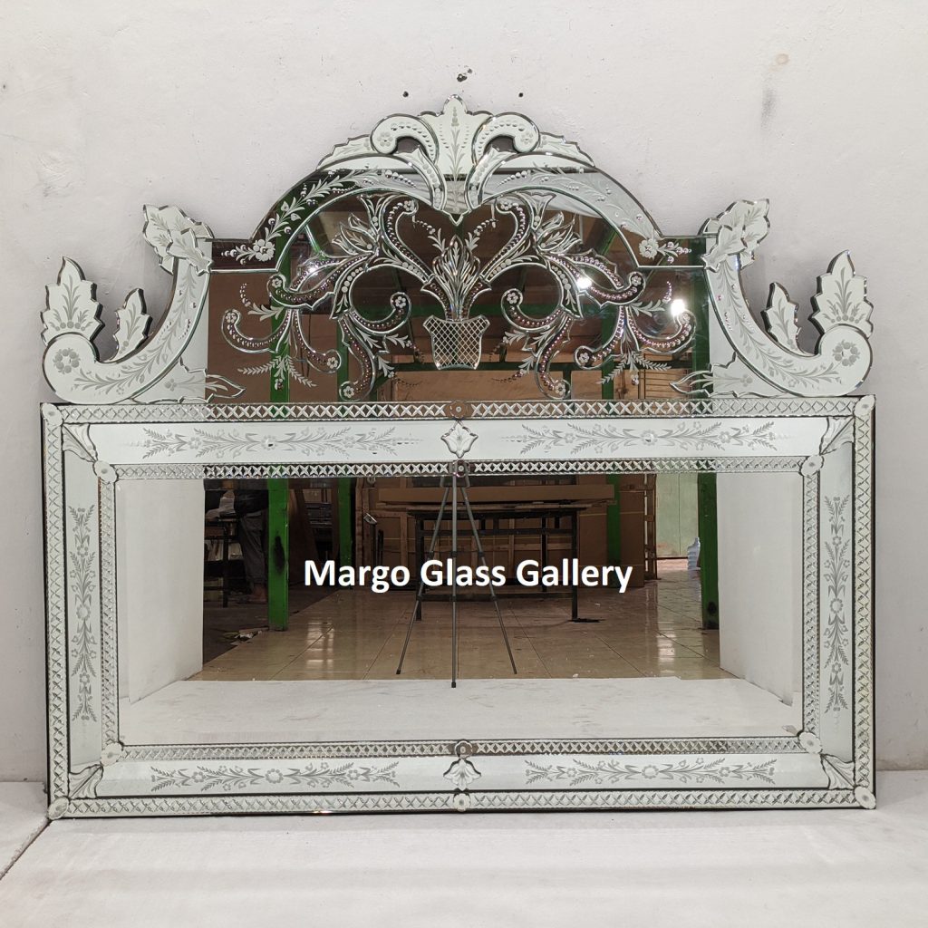 MG 080099 Venetian Mirror Large Uk 180 cm x 150 cm – Artisan venetian mirror hand-etched glass with ornate frame handcrafted in Indonesia