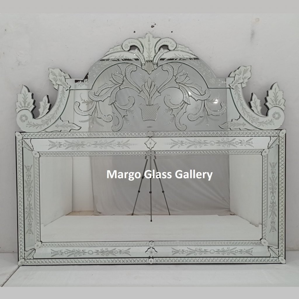 MG 080099 Venetian Mirror Large Uk 180 cm x 150 cm – Handcrafted venetian mirror hand-etched glass with ornate frame handcrafted in Indonesia