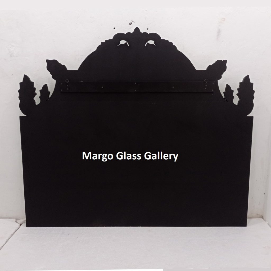 MG 080099 Venetian Mirror Large Uk 180 cm x 150 cm – Elegant venetian mirror hand-etched glass with ornate frame handcrafted in Indonesia
