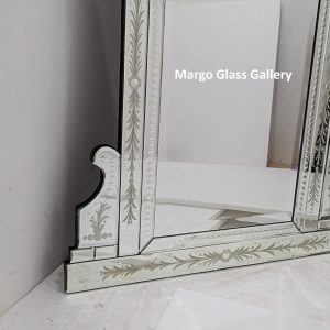 MG 080100 Venetian Mirror overall 121 cm x 80 cm – Classic venetian mirror hand-etched glass with ornate frame handcrafted in Indonesia