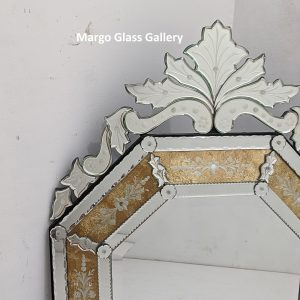MG 080101 Venetian Mirror List Gold Leaf Uk 122 cm x 82 cm – Handcrafted venetian mirror hand-etched glass with ornate frame handcrafted in Indonesia