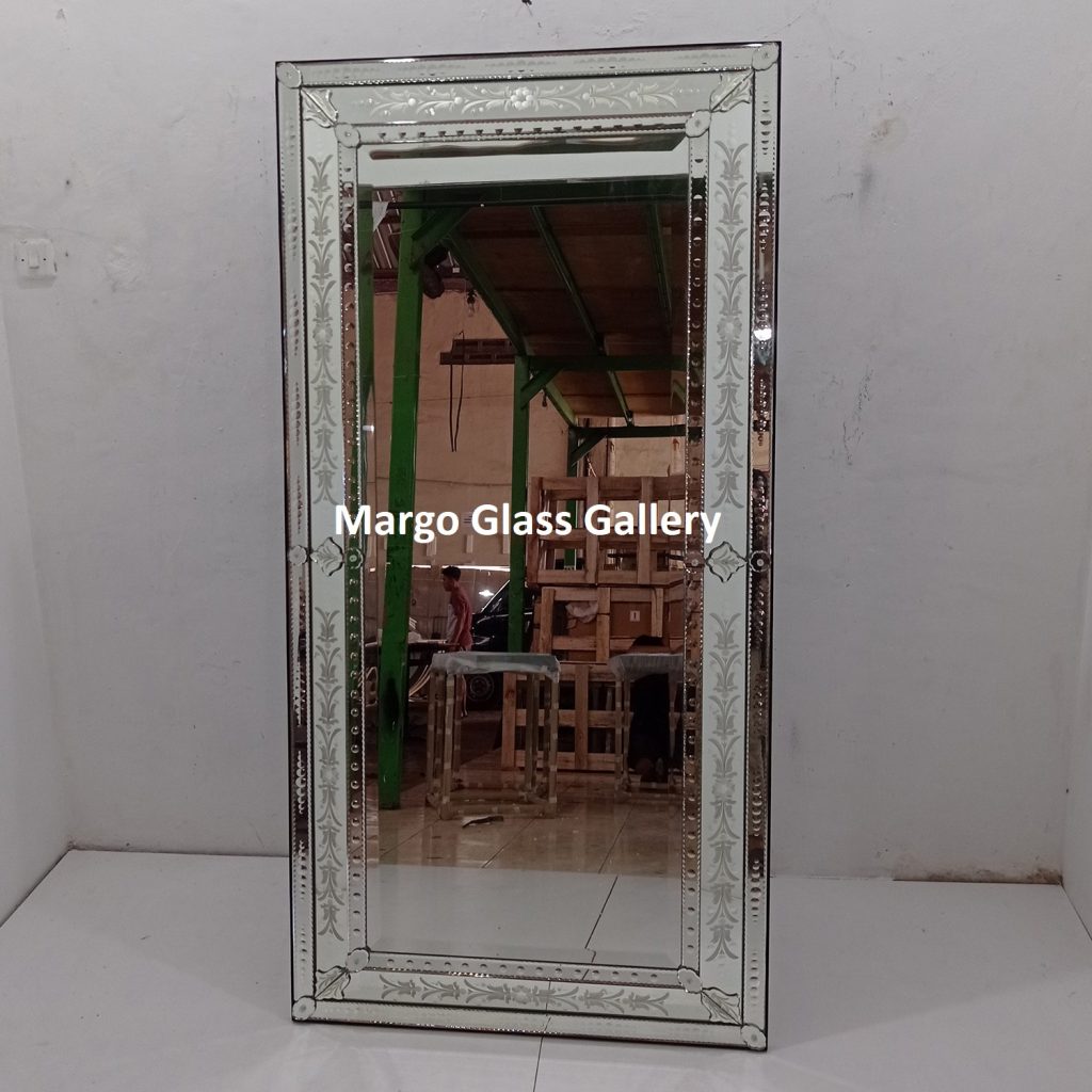MG 080102 Venetian Wall Mirror Recta NO crown Timbul 200x100cm – Luxury venetian mirror hand-etched glass with ornate frame handcrafted in Indonesia