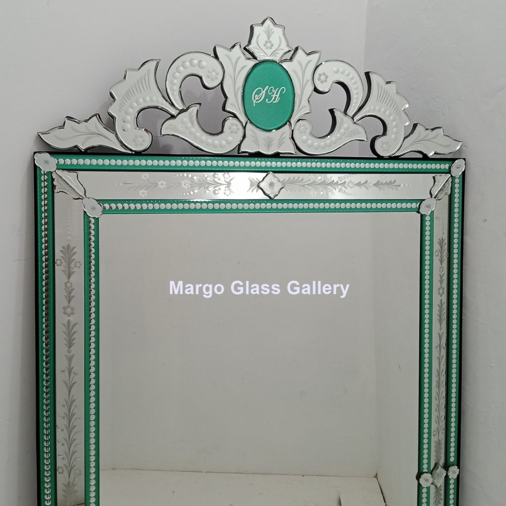 MG 080106 Venetian Mirror List Green Uk 185 cm x 100 cm – Classic venetian mirror hand-etched glass with ornate frame handcrafted in Indonesia