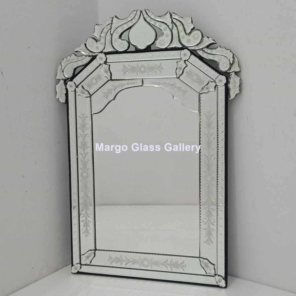 MG 080107 Venetian Mirror Wall Uk 60 cm x 85 cm – Handcrafted venetian mirror hand-etched glass with ornate frame handcrafted in Indonesia