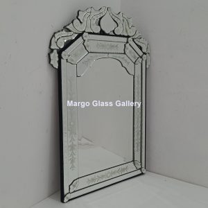 MG 080107 Venetian Mirror Wall Uk 60 cm x 85 cm – Premium venetian mirror hand-etched glass with ornate frame handcrafted in Indonesia