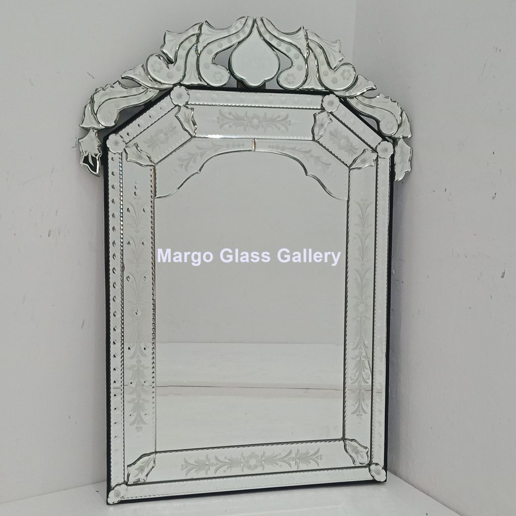 MG 080107 Venetian Mirror Wall Uk 60 cm x 85 cm – Classic venetian mirror hand-etched glass with ornate frame handcrafted in Indonesia