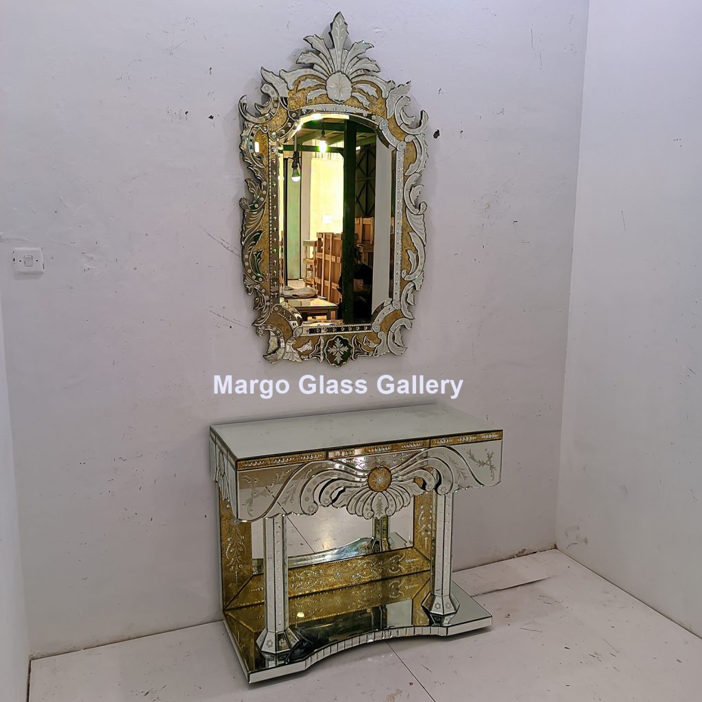 MG 080108 Venetian Mirror Gold Uk 130 x 77 cm Table Uk 100 cm x 50 cm x 80 cm – Luxury venetian mirror hand-etched glass with ornate frame handcrafted in Indonesia