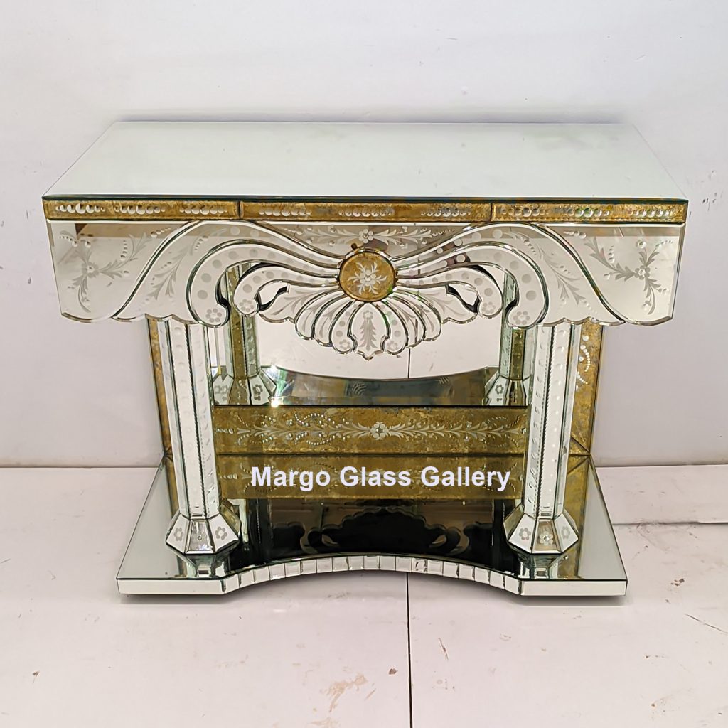 MG 080108 Venetian Mirror Gold Uk 130 x 77 cm Table Uk 100 cm x 50 cm x 80 cm – Classic venetian mirror hand-etched glass with ornate frame handcrafted in Indonesia