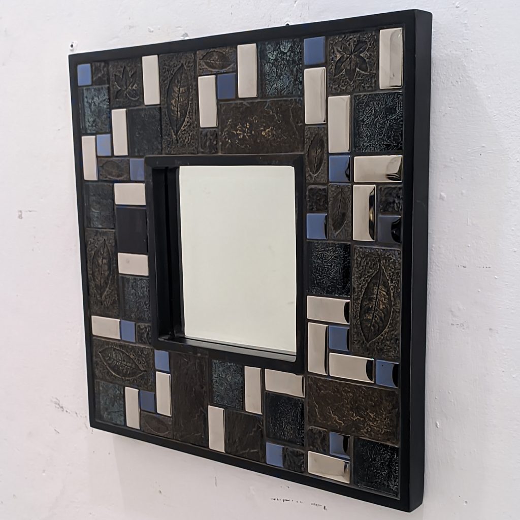 MG 800001 Ceramic Wall Mirror Mosaic Decor Overal 42 cm x 42 cm kotak – Handcrafted decorative mirror mirror premium quality glass with ornate frame handcrafted in Indonesia