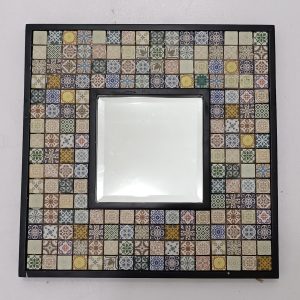 MG 800002 Ceramic Clasik Wall Decor Overal 42 cm x 42 cm kotak cermin 18 cm x 18 cm – Premium handcrafted mirror premium quality glass with ornate frame handcrafted in Indonesia