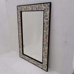 MG 800002 Ceramic Clasik Wall Decor Overal 42 cm x 42 cm kotak cermin 18 cm x 18 cm – Classic handcrafted mirror premium quality glass with ornate frame handcrafted in Indonesia