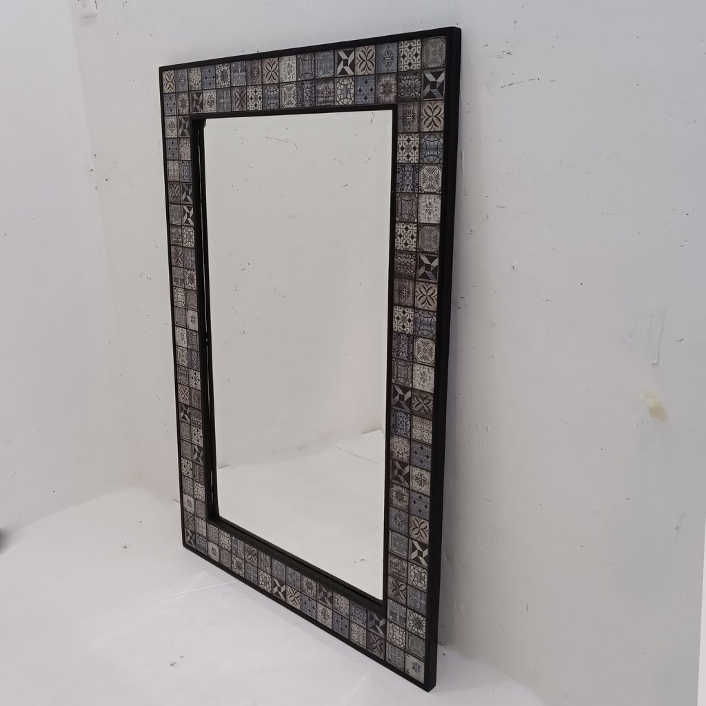 MG 800003 Ceramic Batik Mirror 42 cm x 42 cm kotak cermin 18 cm x 18 cm – Elegant decorative mirror mirror premium quality glass with ornate frame handcrafted in Indonesia
