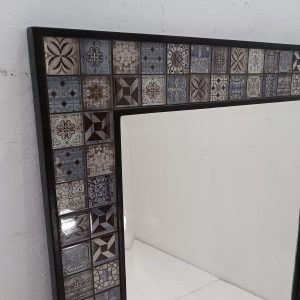 MG 800003 Ceramic Batik Mirror 42 cm x 42 cm kotak cermin 18 cm x 18 cm – Handcrafted decorative mirror mirror premium quality glass with ornate frame handcrafted in Indonesia