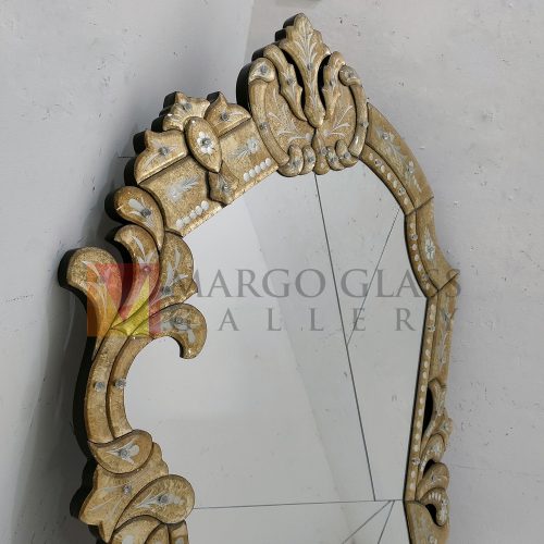 MG 080111 Venetian Mirror Gold Contemporer Size 135 cm x 83 cm – Luxury venetian mirror hand-etched glass with ornate frame handcrafted in Indonesia