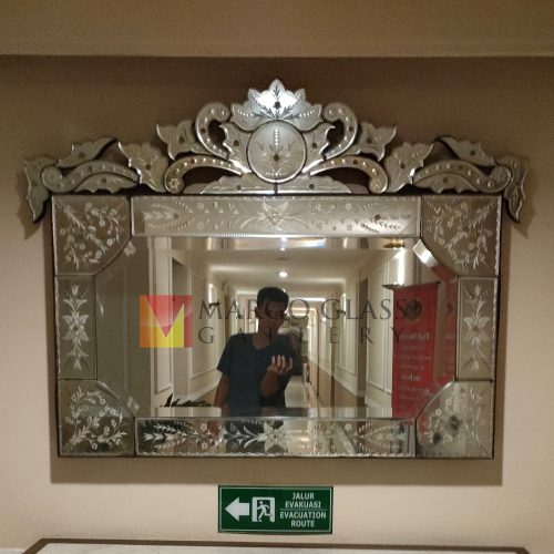 MG 080113 Horizontal wall Mirror 120 x 90 cm – Handcrafted decorative mirror mirror premium quality glass with ornate frame handcrafted in Indonesia