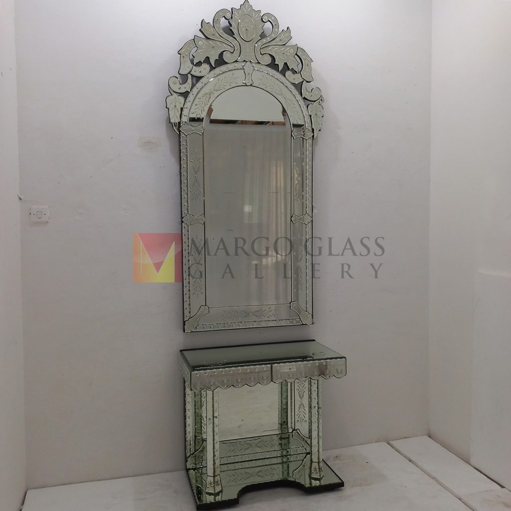 Venetian Mirror Large – Elegant venetian mirror hand-etched glass with ornate frame handcrafted in Indonesia