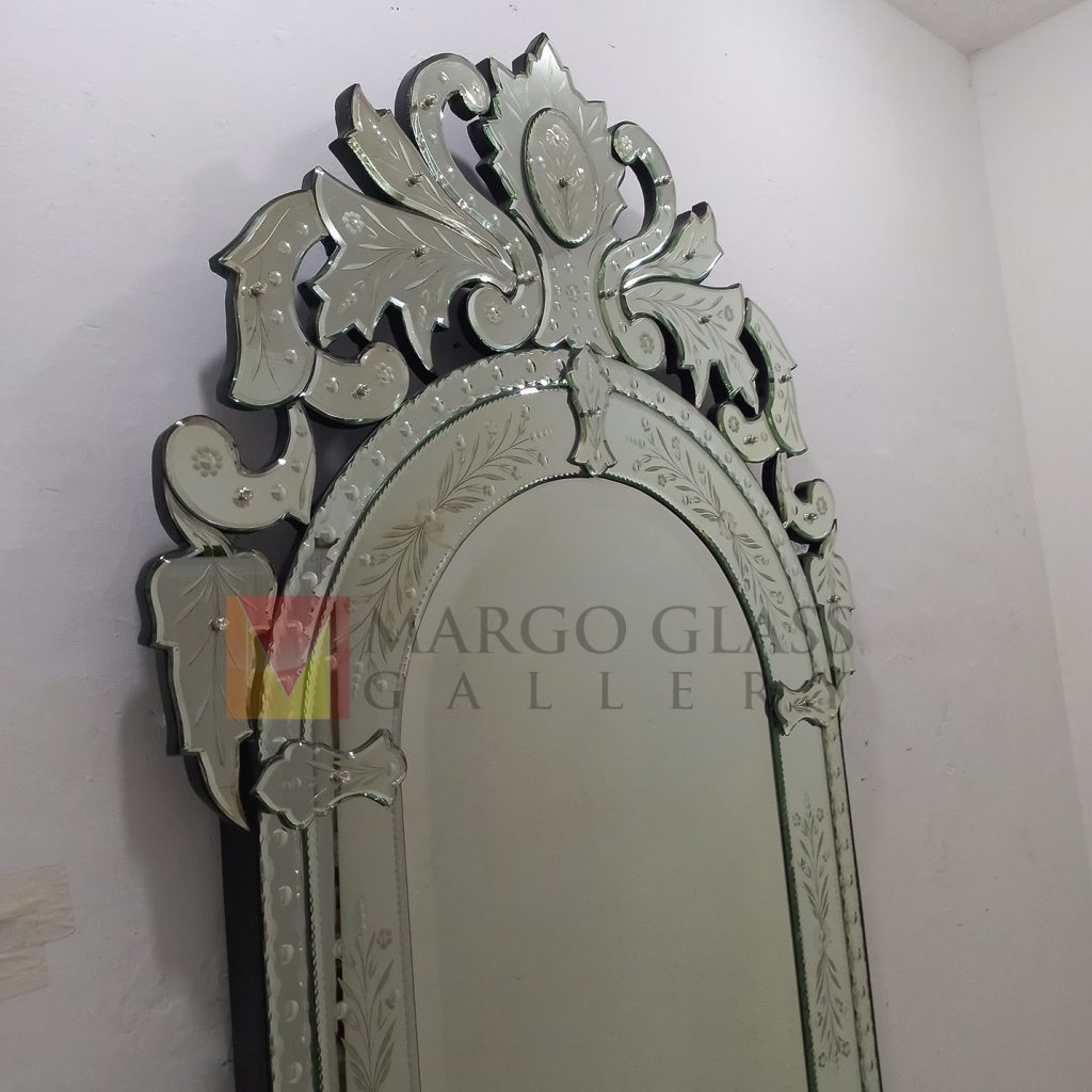 MG 080114 Venetian Mirror 180 x 88 cm Table 78 x 41 x 68 cm – Artisan venetian mirror hand-etched glass with ornate frame handcrafted in Indonesia