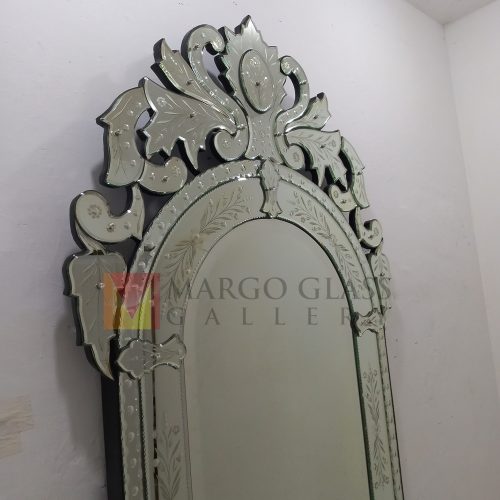 MG 080114 Venetian Mirror 180 x 88 cm Table 78 x 41 x 68 cm – Artisan venetian mirror hand-etched glass with ornate frame handcrafted in Indonesia