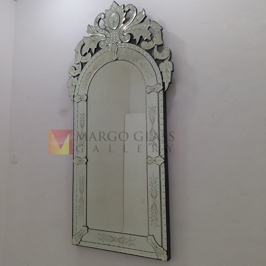 MG 080114 Venetian Mirror 180 x 88 cm Table 78 x 41 x 68 cm – Premium venetian mirror hand-etched glass with ornate frame handcrafted in Indonesia