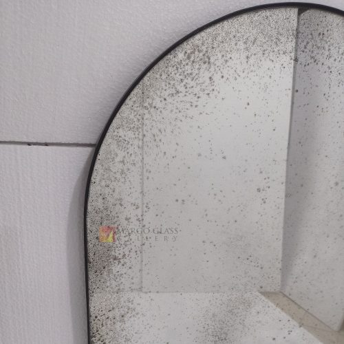 Oval Antique With iron Frame – Elegant antique mirror antique glass with gold frame handcrafted in Indonesia