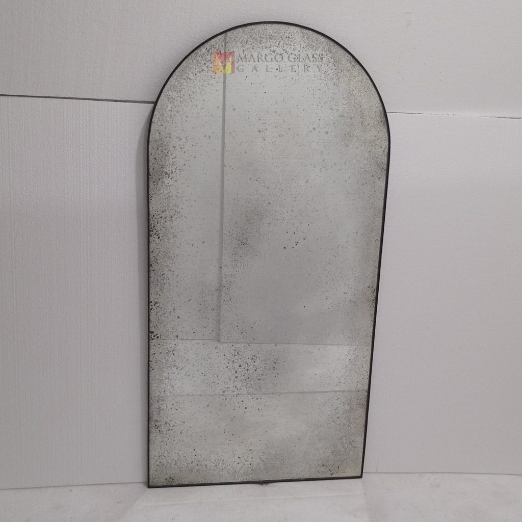Oval Antique With iron Frame – Luxury antique mirror antique glass with gold frame handcrafted in Indonesia