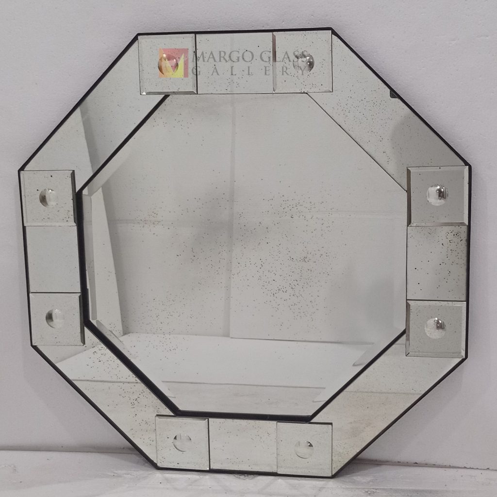 Octagonal Antique Wall Mirror – Classic antique octagonal mirror antique glass with silver frame handcrafted in Indonesia