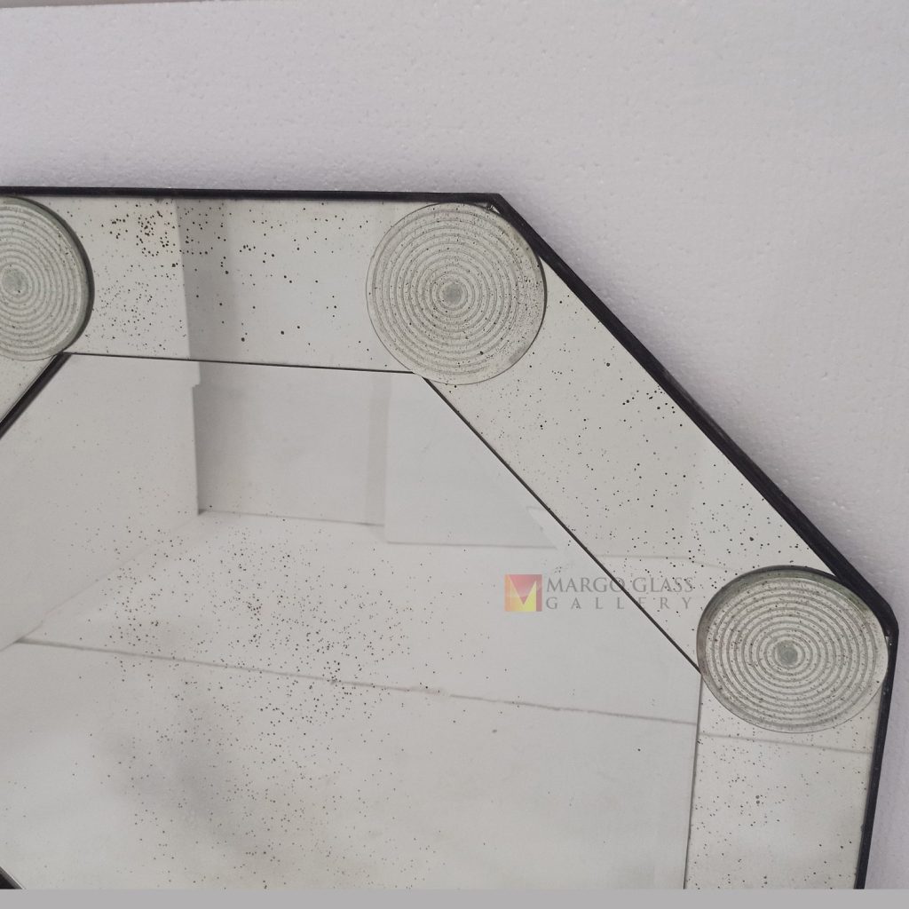Octagonal Antique Mirror – Artisan antique octagonal mirror antique glass with silver frame handcrafted in Indonesia