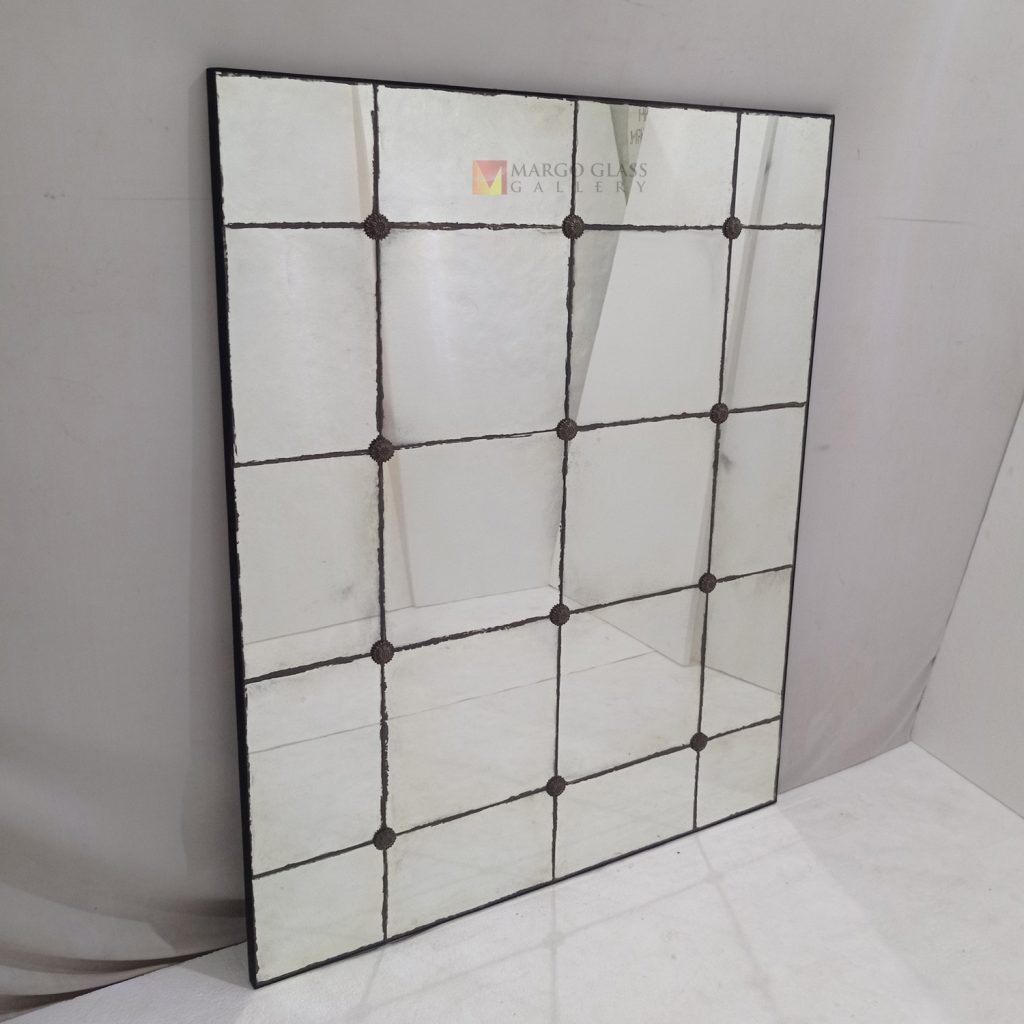 Mirror Mozaic Antique – Classic antique mirror antique glass with gold frame handcrafted in Indonesia
