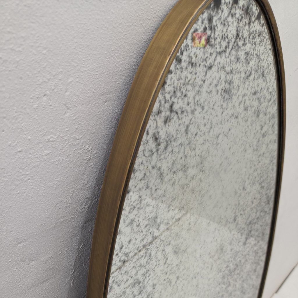 Oval Mirror Antique – Elegant antique mirror antique glass with gold frame handcrafted in Indonesia