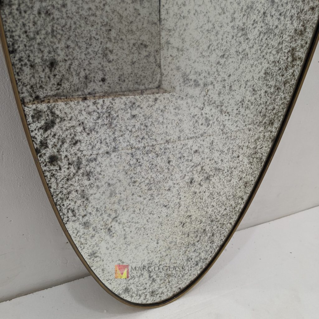 Oval Mirror Antique – Classic antique mirror antique glass with gold frame handcrafted in Indonesia