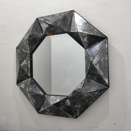 Piramid 3D – Premium handcrafted mirror premium quality glass with ornate frame handcrafted in Indonesia